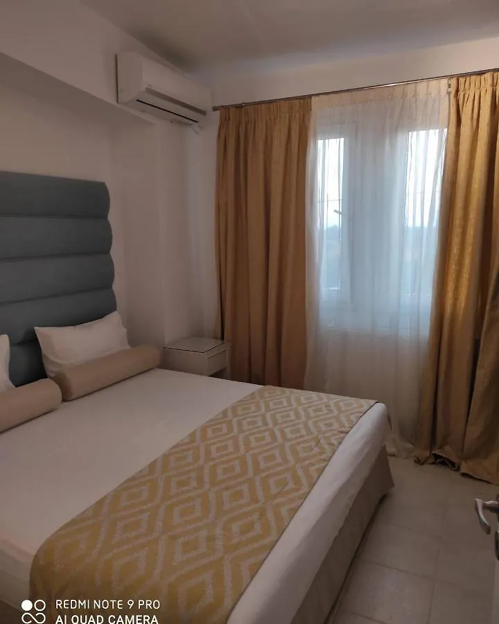 Nocleg ze śniadaniem Muses Deluxe Apartments Néa Fókaia