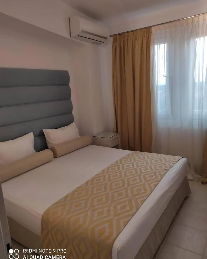 Muses Deluxe Apartments Néa Fókaia Nocleg ze śniadaniem