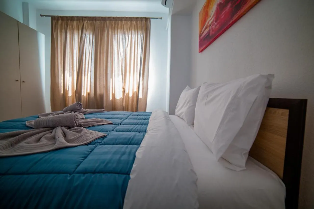 Nocleg ze śniadaniem Muses Deluxe Apartments Néa Fókaia