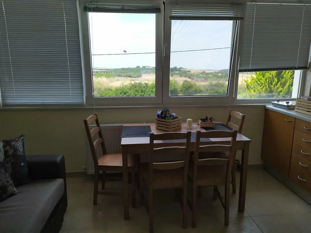Nocleg ze śniadaniem Muses Deluxe Apartments Néa Fókaia